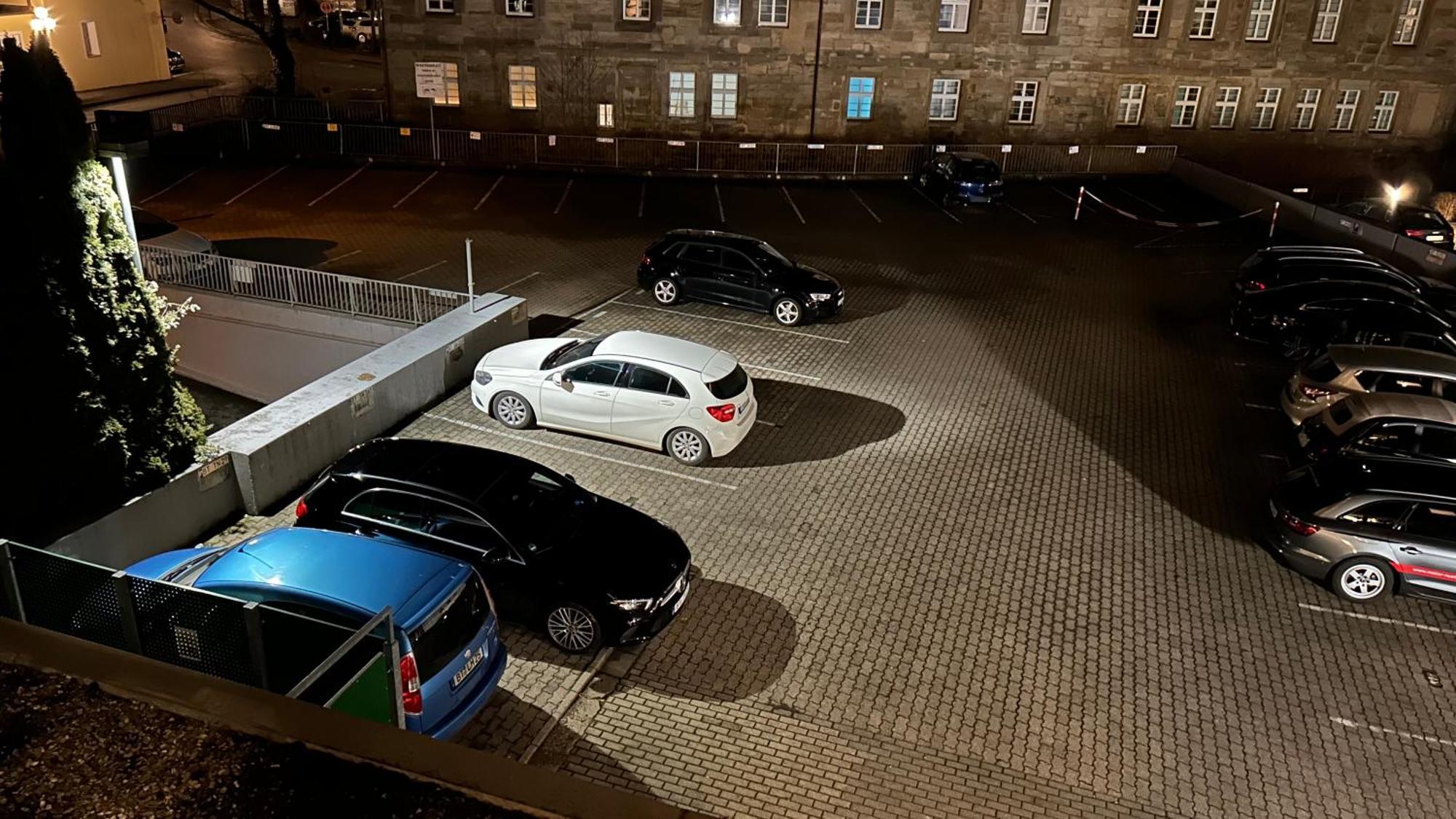 Gemuetliches Helles Apartment Mit Balkon Und Parkplatz Vor Der Tuer Im Zentrum Von Bayreuth Exterior foto